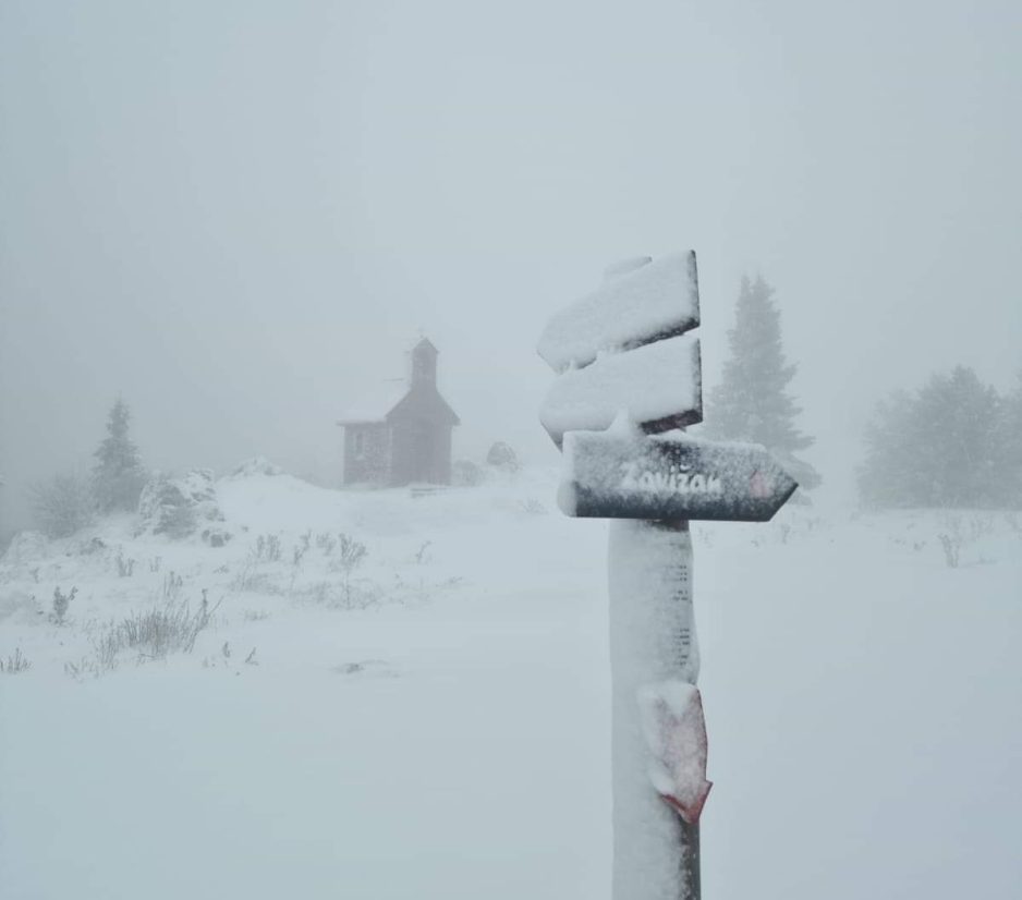 Planinarski izlet na Zavižan 04.-05.02.2023.